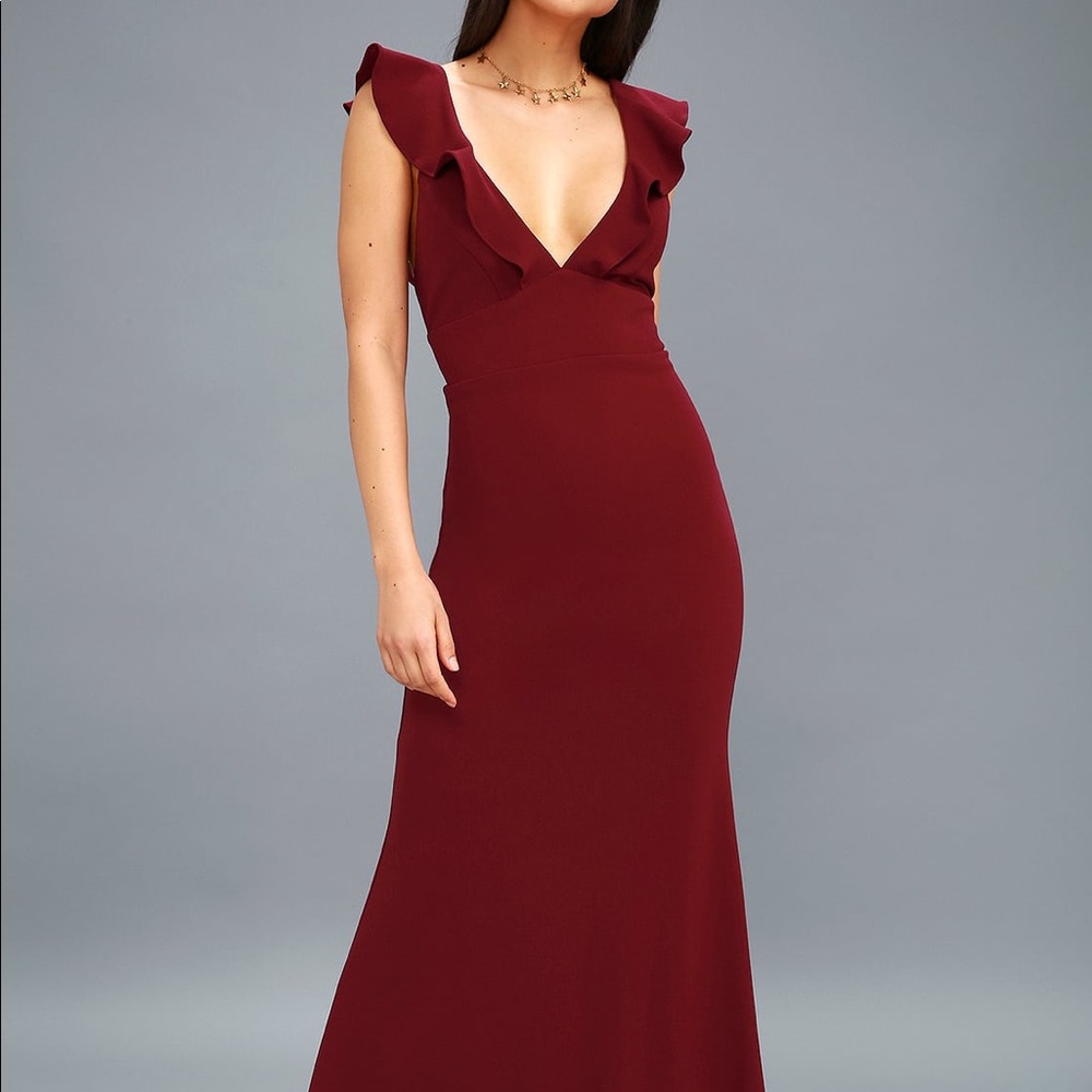 NEVER WORN Lulue Mermaid Maroon Dress